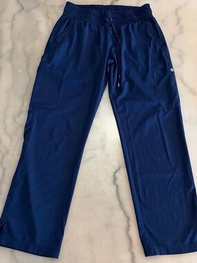 Women’s Straight-Leg Scrub Pants in Deep Navy